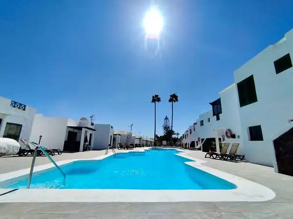 Vista exterior de Apartamento en venta en Tías con Terraza, Amueblado y Piscina comunitaria