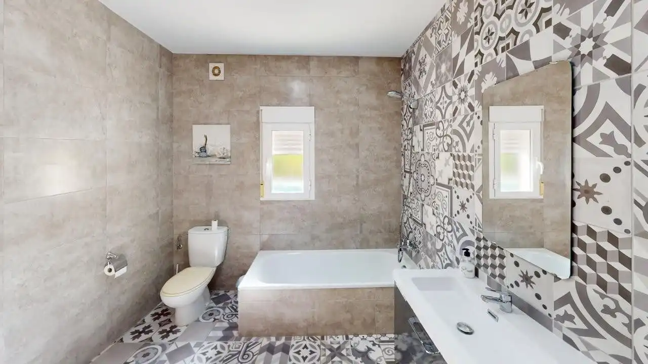Chalet con piscina en venta en Los Balcones - Los Altos, imagen 35