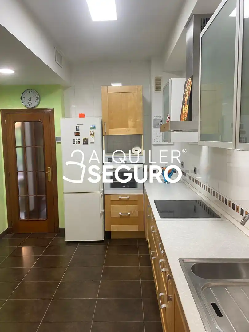 Cuina de Pis de lloguer en Murcia amb Aire condicionat, Calefacció i Moblat