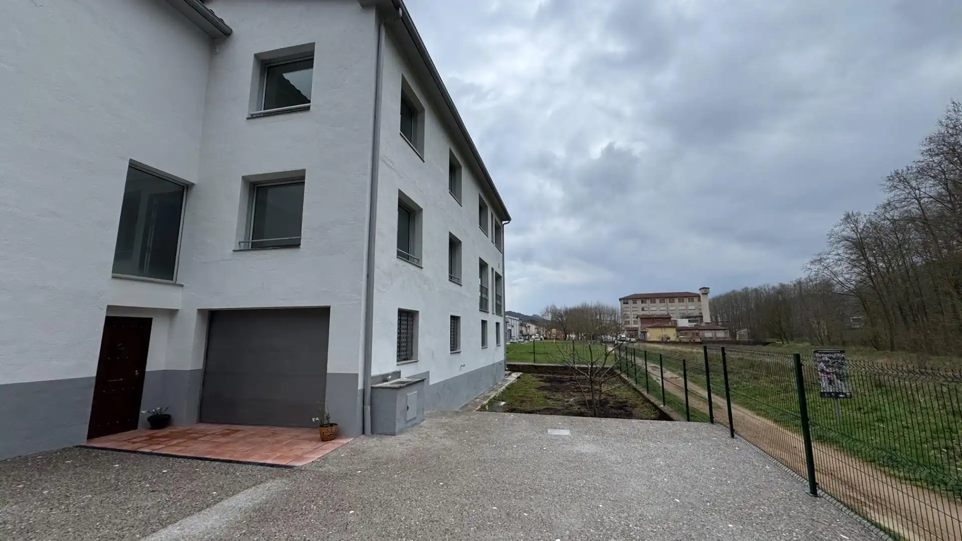Vista exterior de Casa o chalet en venta en Sant Feliu de Pallerols con Parquet