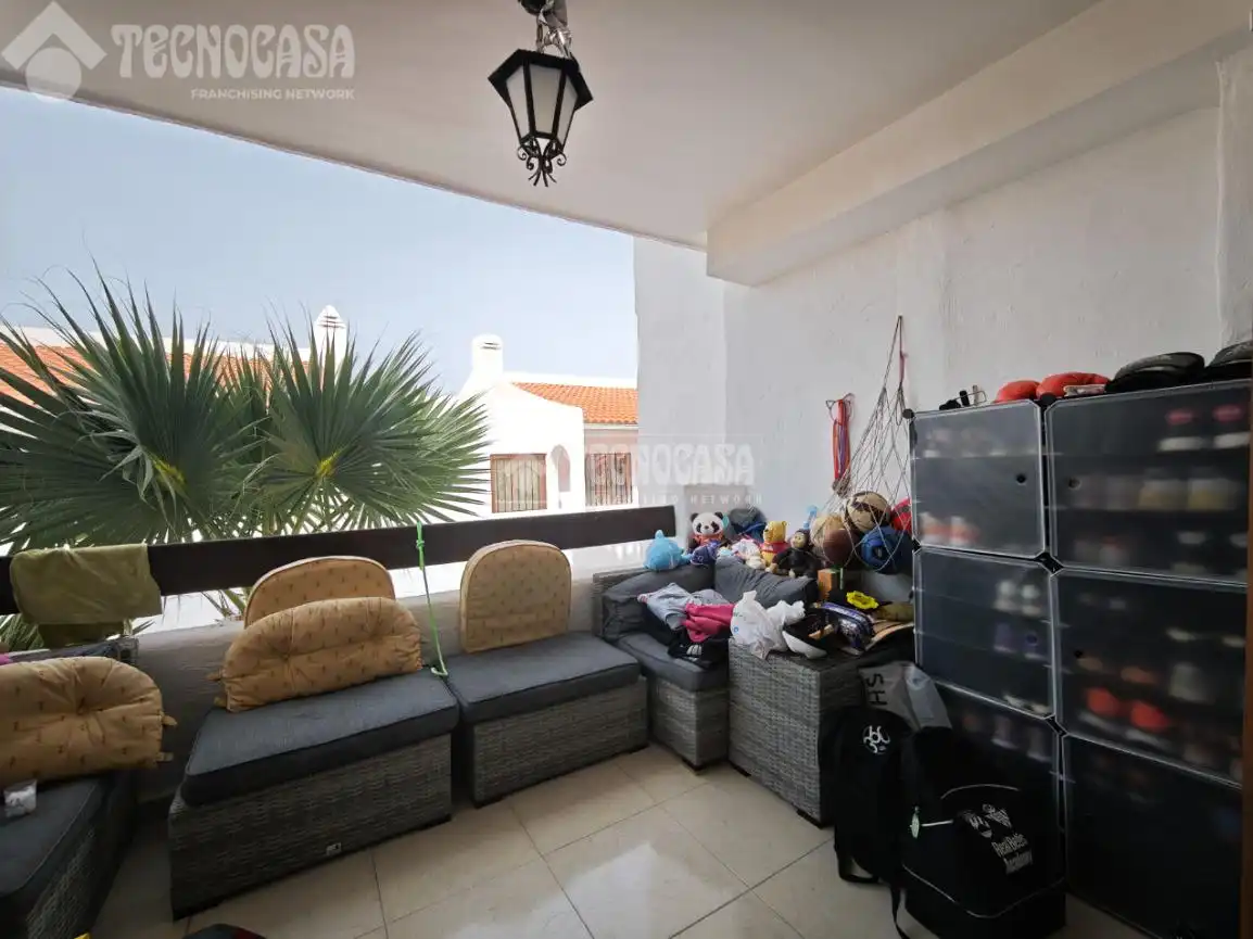Terraza de Piso en venta en Arona con Piscina comunitaria