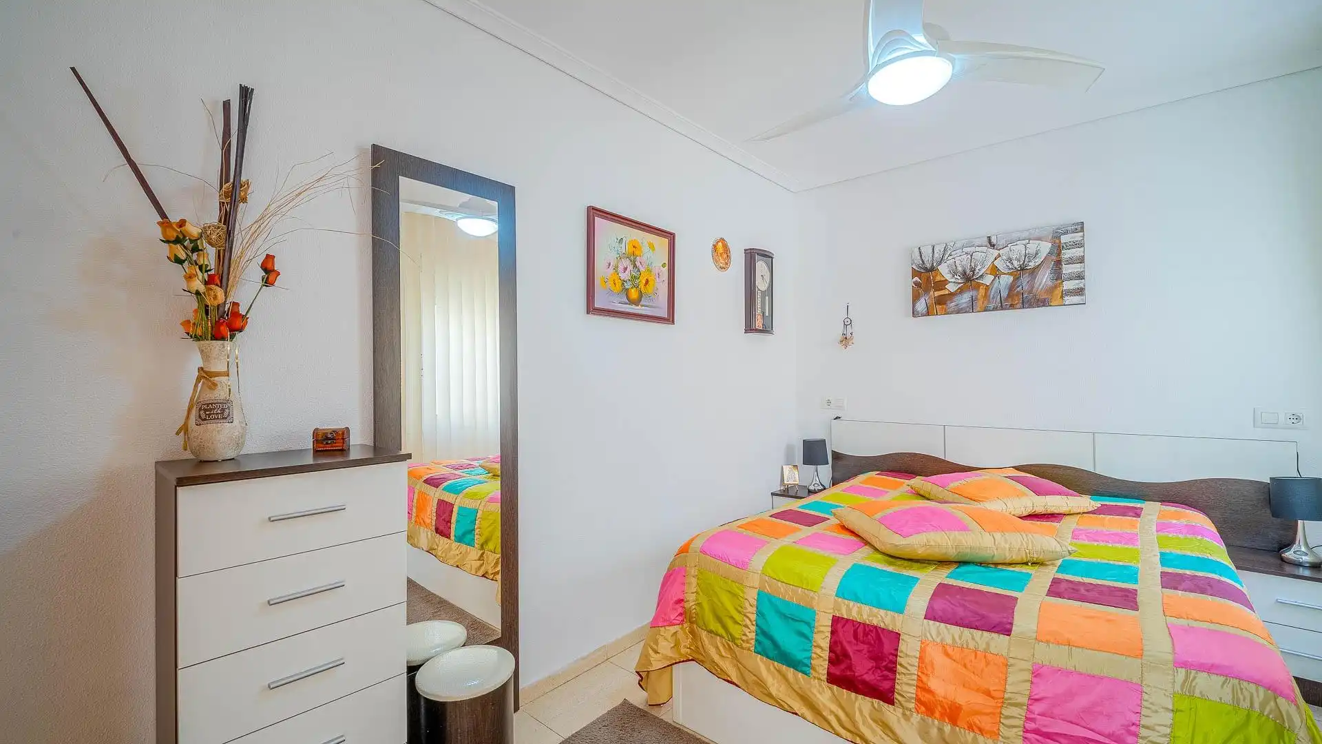 Habitación de Casa o chalet en venta en Santa Pola con Jardín privado, Terraza y Piscina comunitaria