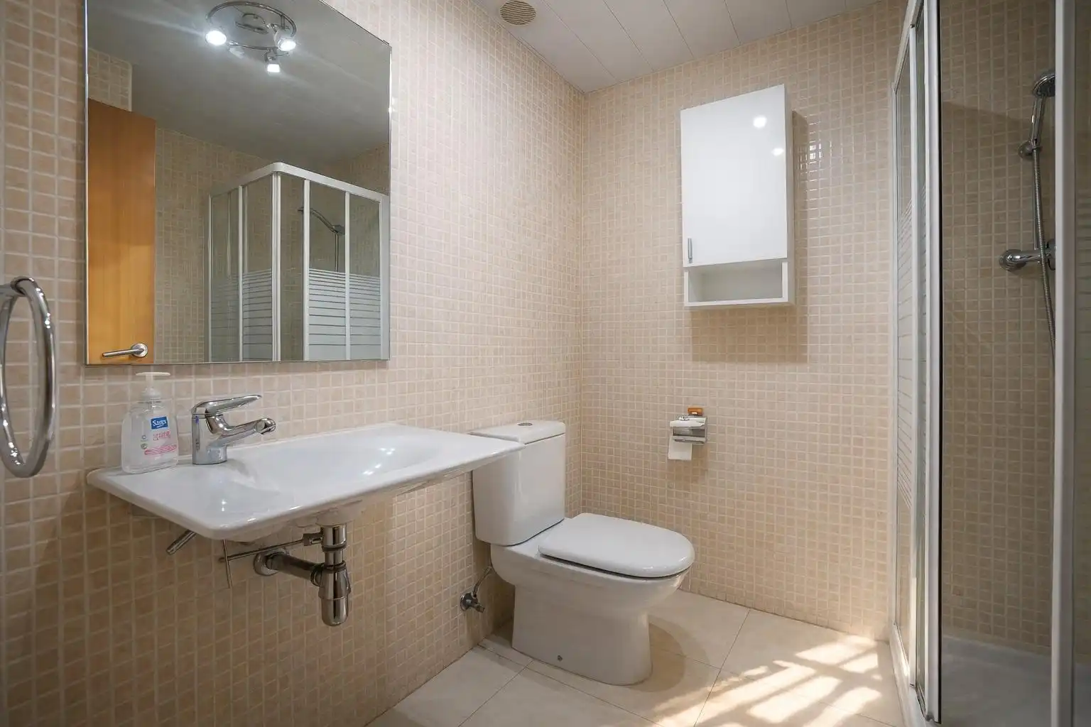 Bathroom of Flat for sale in Salou  with Air Conditioner, Heating and Private garden