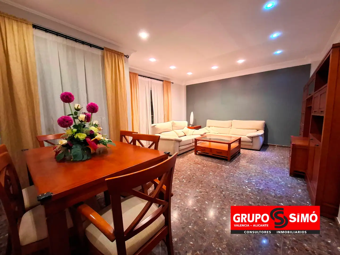 Sala de estar de Piso en venta en Picassent con Horno y Balcón