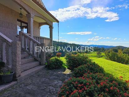 Vista exterior de Casa o xalet en venda en Cotobade amb Calefacció, Jardí privat i Parquet
