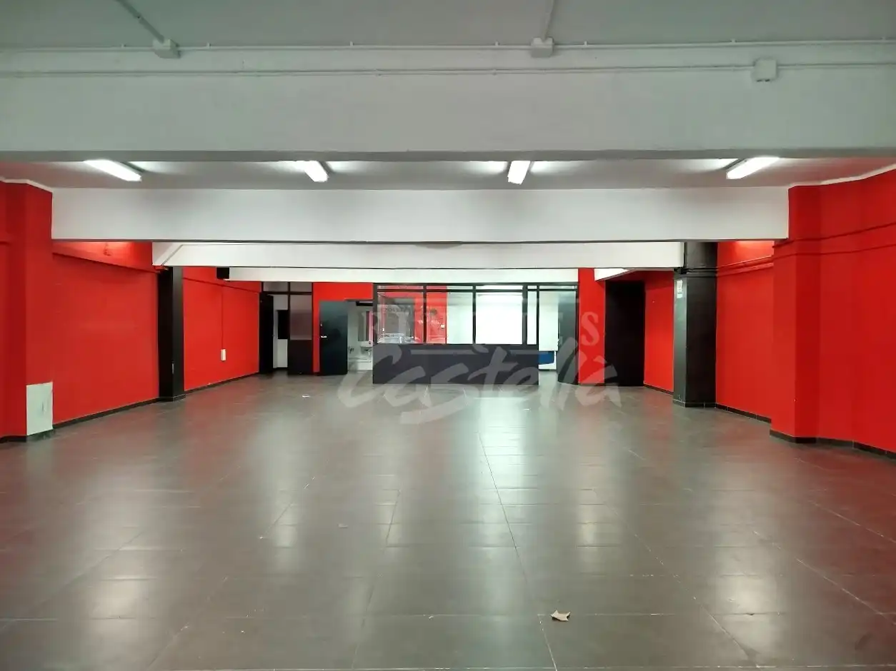 Fabrikhallen zur Miete in Mataró