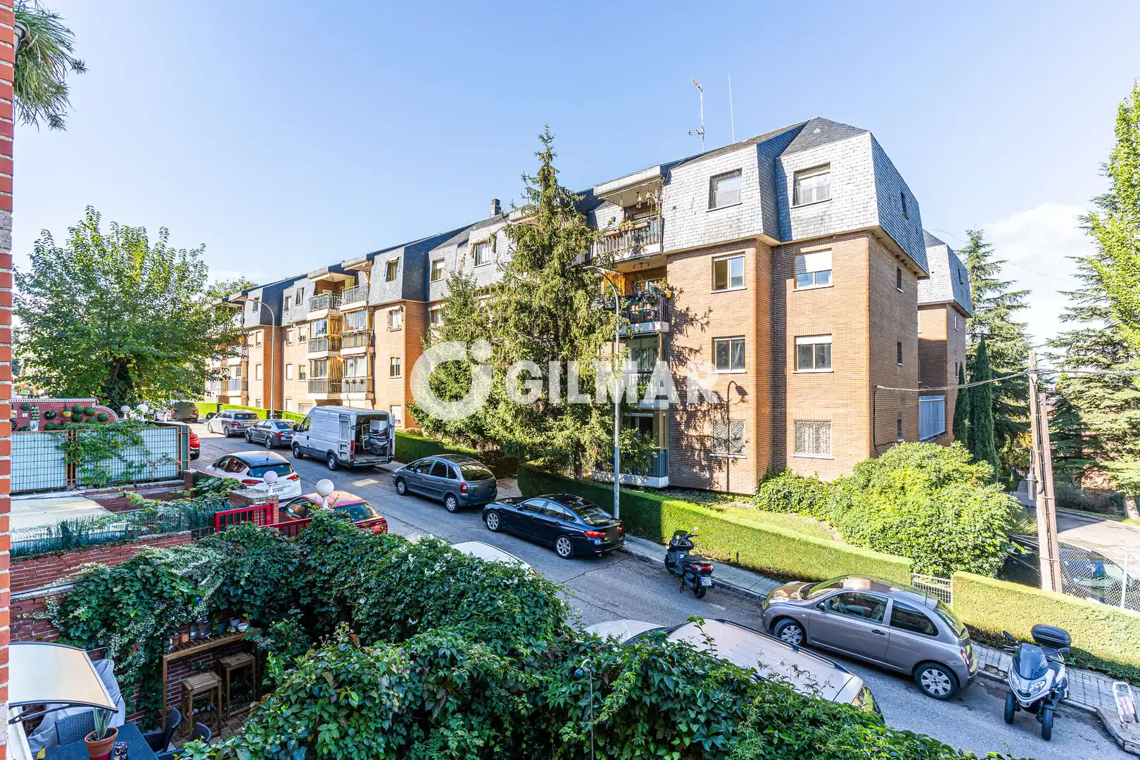 Vista exterior de Piso en venta en Las Rozas de Madrid con Calefacción, Jardín privado y Piscina