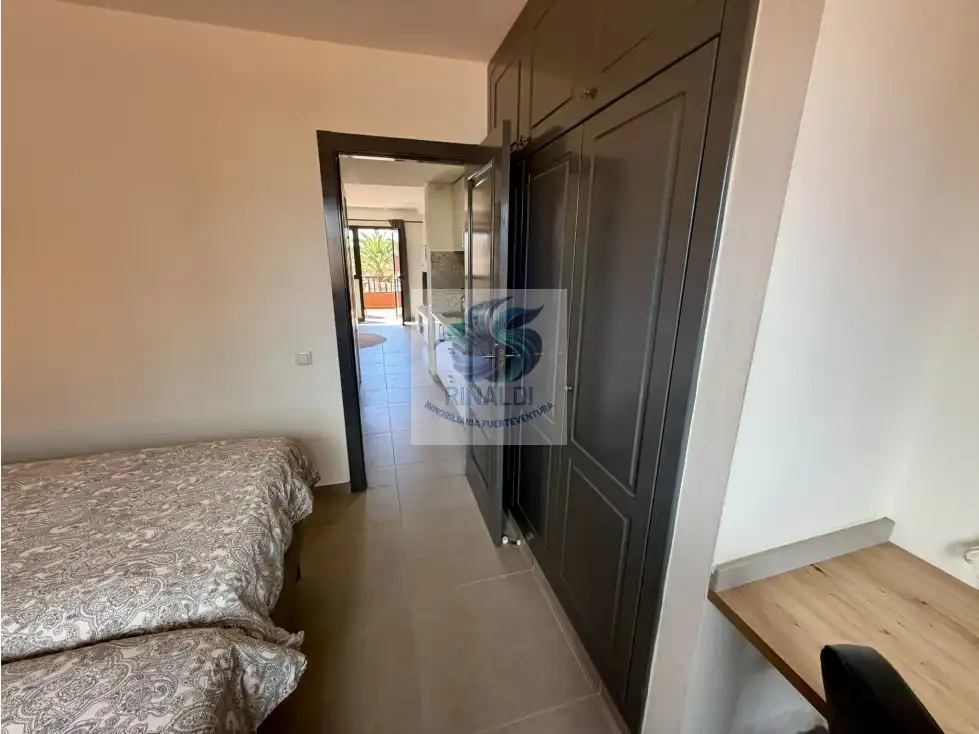 Habitación de Apartamento en venta en La Oliva con Terraza, Piscina y Amueblado