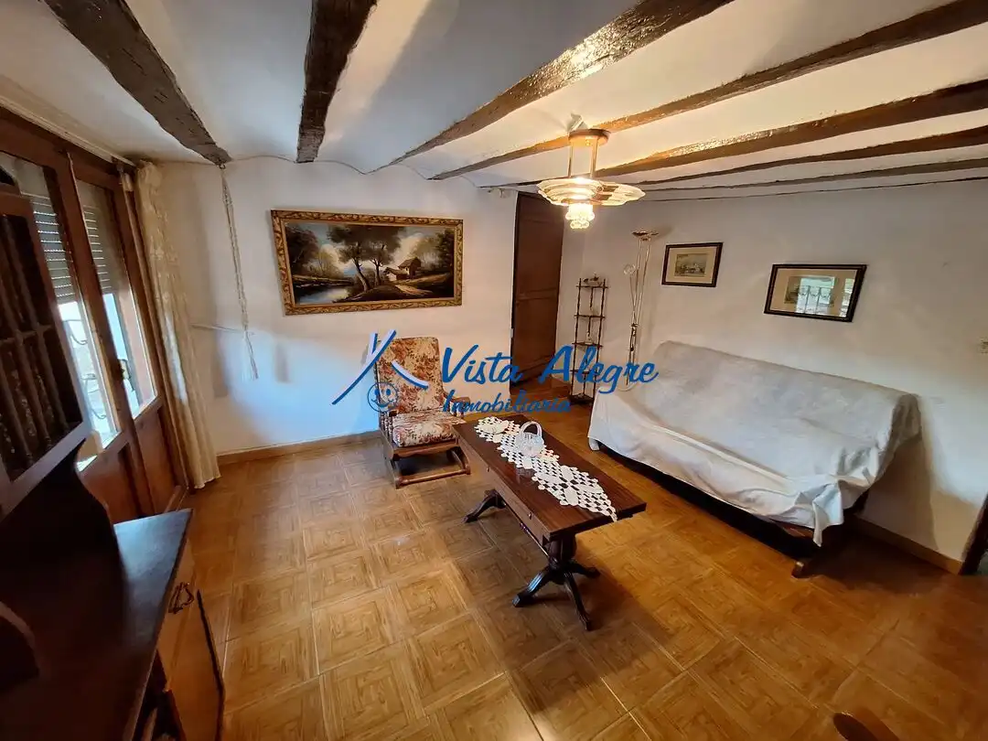 Sala d'estar de Casa o xalet en venda en Gimileo amb Calefacció, Traster i Moblat