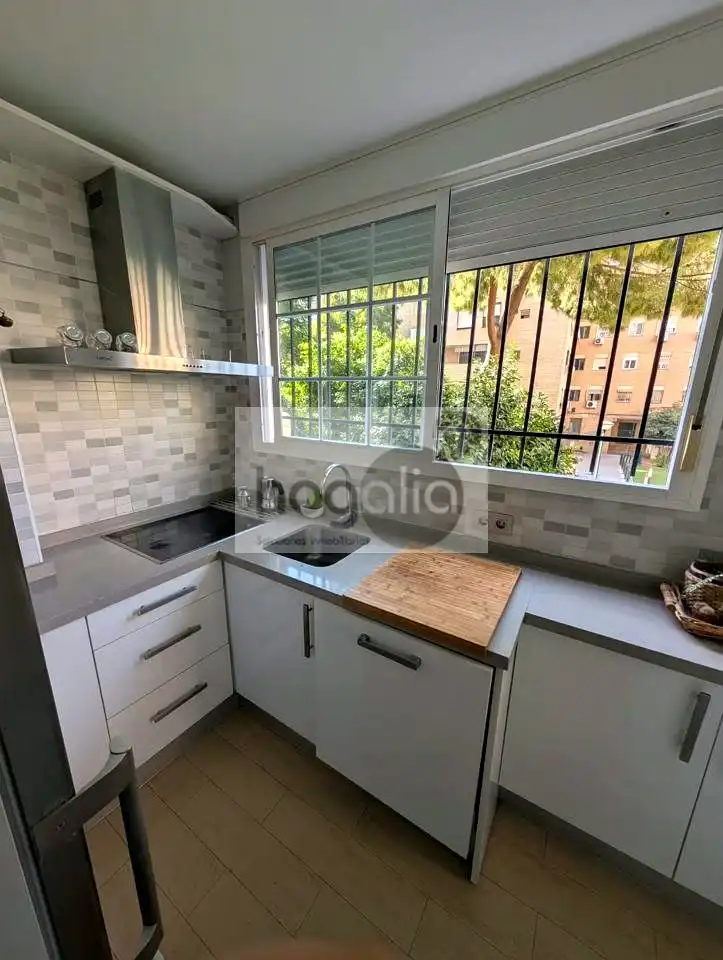 Kitchen of Flat for rent in Macarena