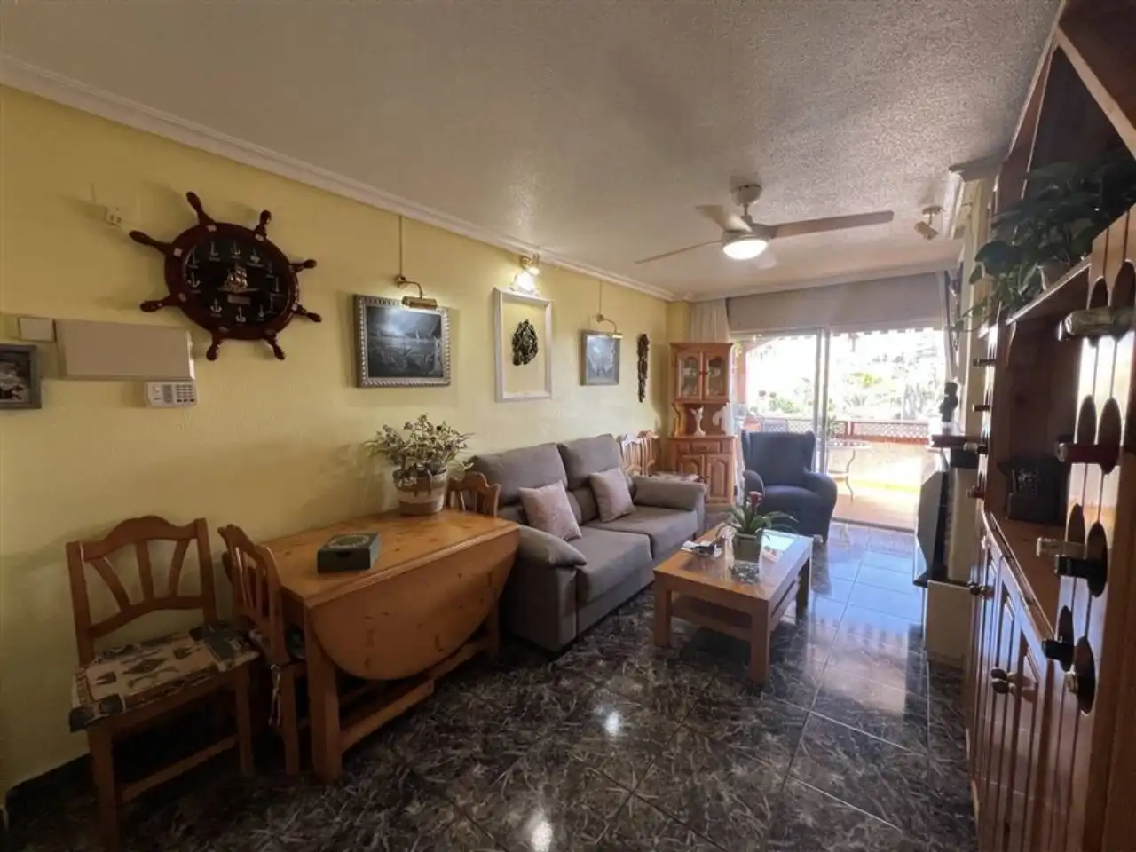 Sala de estar de Apartamento en venta en La Manga del Mar Menor con Aire acondicionado, Terraza y Piscina comunitaria
