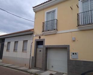 Vista exterior de Casa o xalet en venda en Mérida