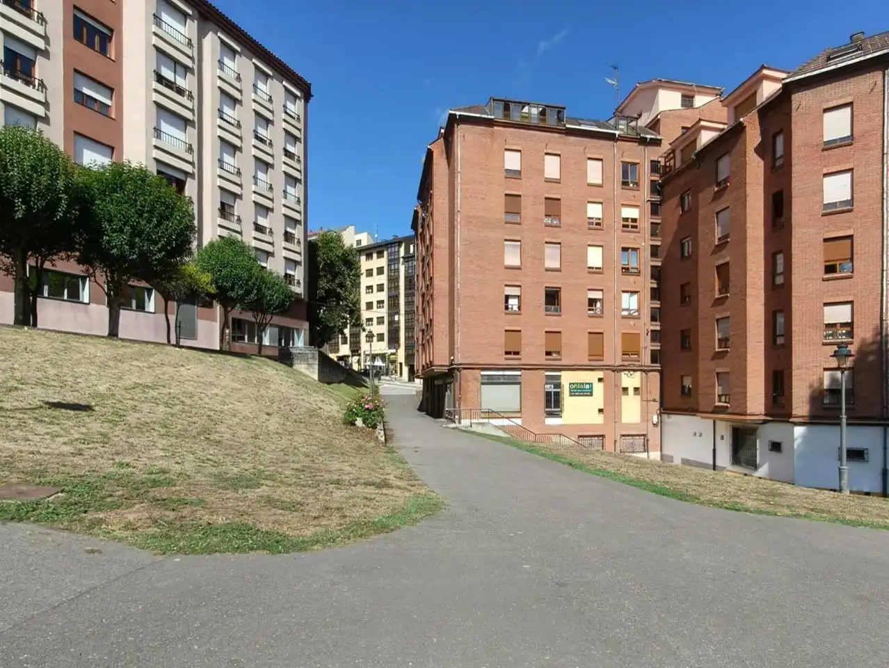 Gewerbefläche zum Verkauf in Calle Cabruñana, imagen 26