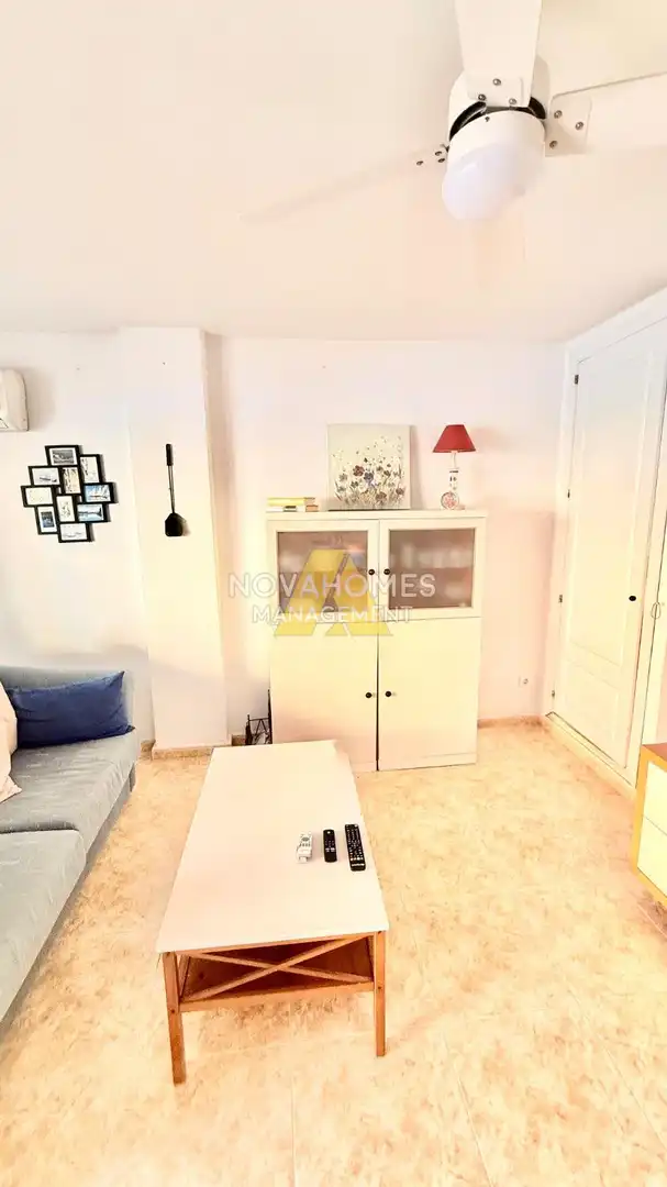 Schlafzimmer von Wohnungen zum Verkauf in La Manga del Mar Menor mit Klimaanlage, Heizung und Terrasse