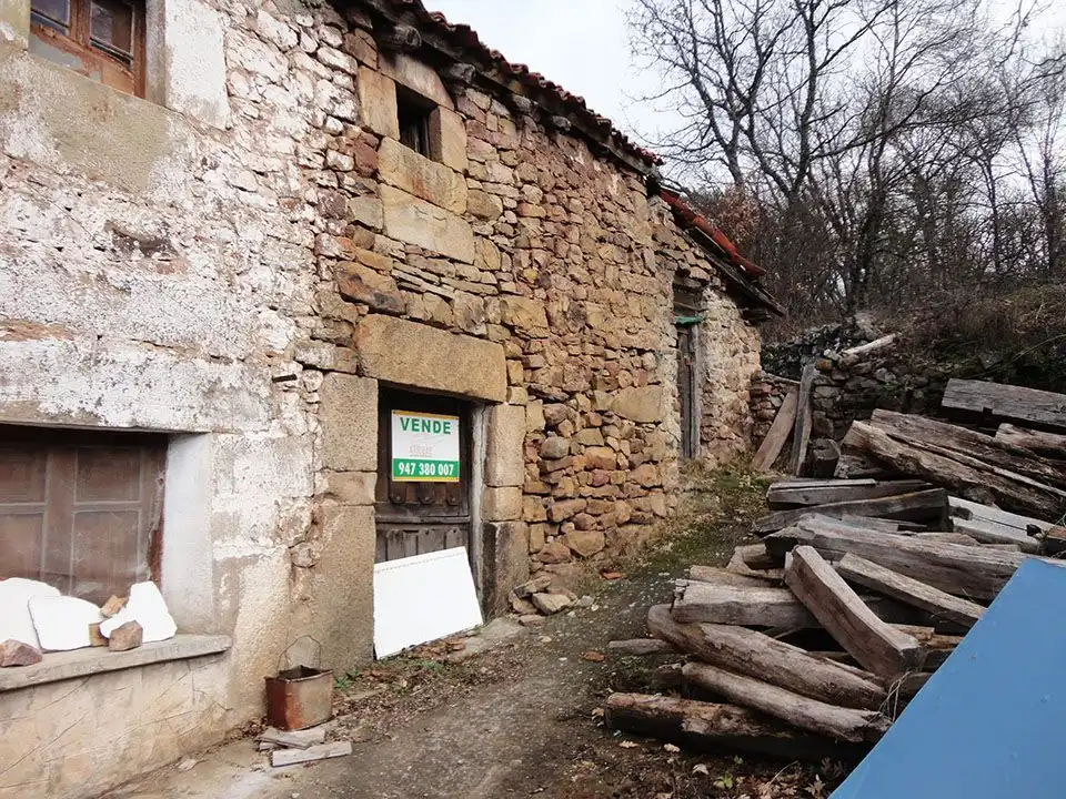Vista exterior de Casa o chalet en venta en Monasterio de la Sierra