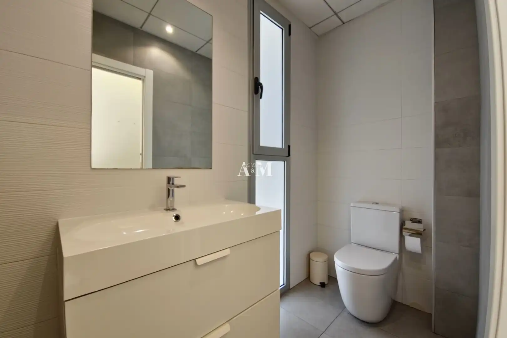 Badezimmer von Haus oder Chalet zur Miete in Dolores mit Heizung, Privatgarten und Terrasse