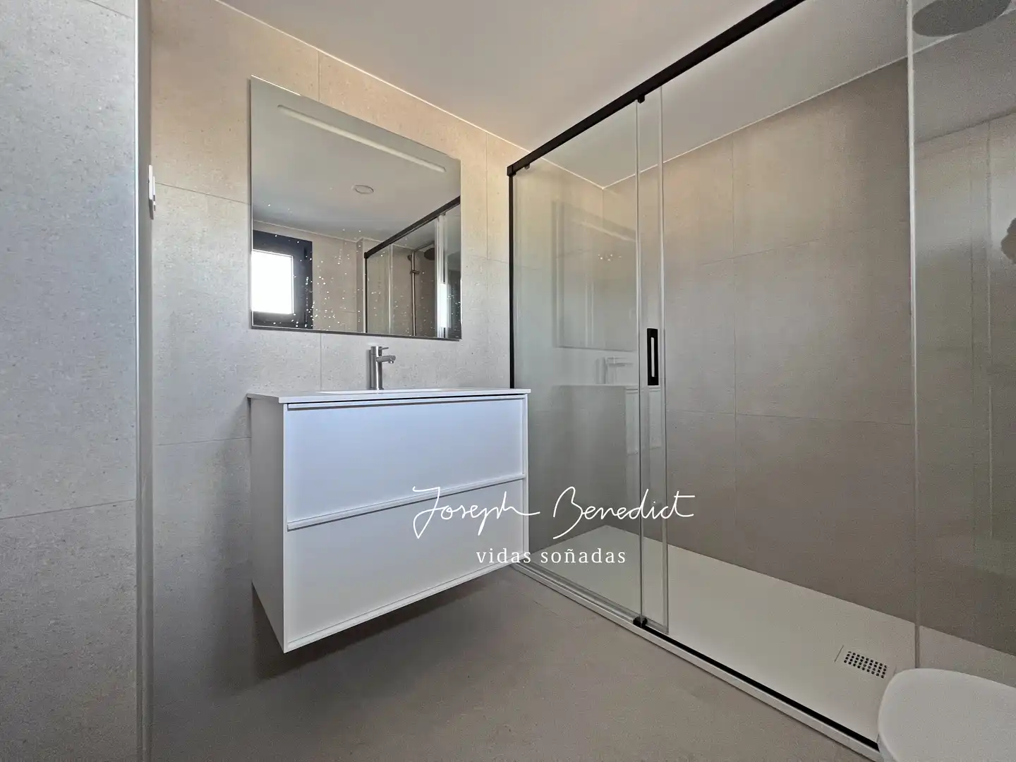 Bathroom of Flat for sale in Gavà  with Air Conditioner, Heating and Parquet flooring