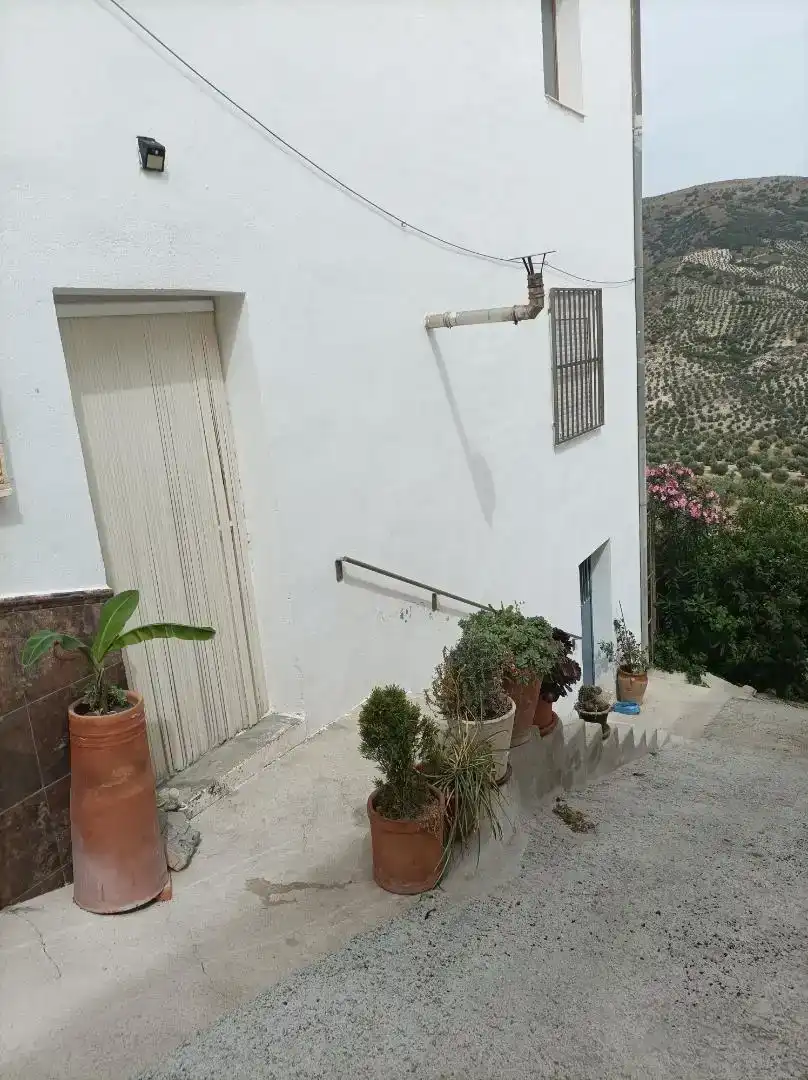 Vista exterior de Casa adosada en venda en Noalejo amb Aire condicionat, Jardí privat i Traster