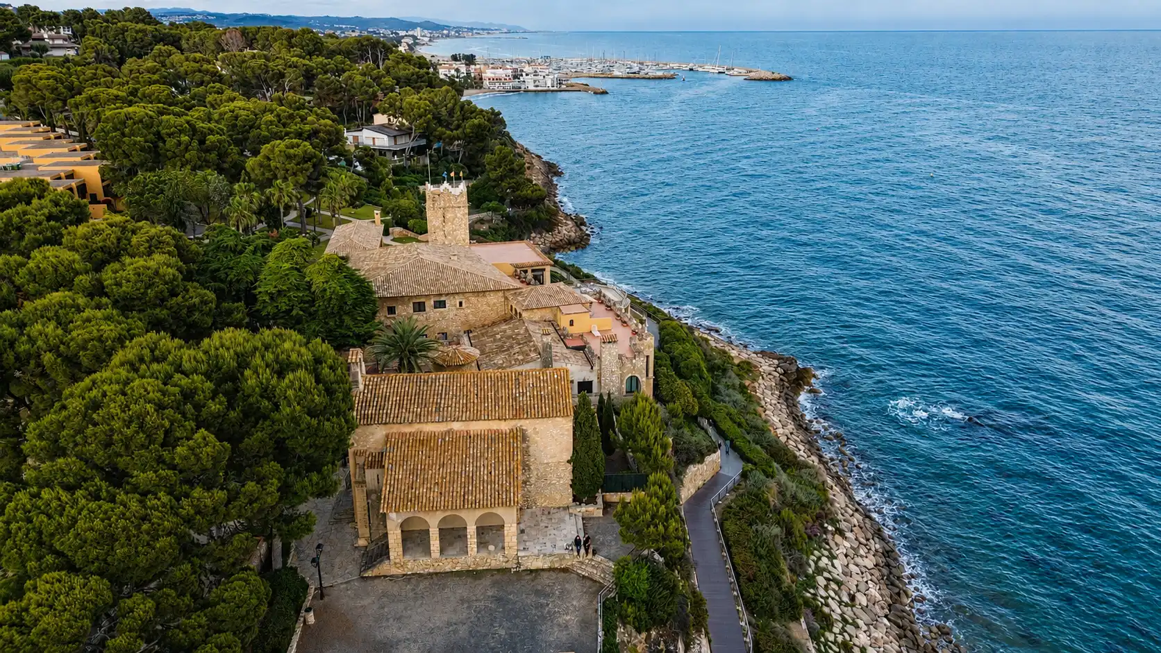 Vista exterior de Apartamento de alquiler en Roda de Berà con Calefacción y Jardín privado