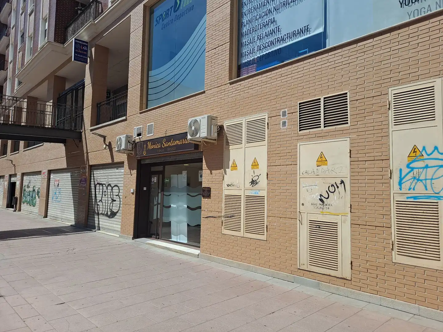 Local comercial en venda a Carrer d'Alfons el Magnànim