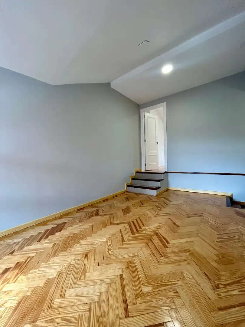 Casa adosada en venda en La Lastrilla  amb Calefacció, Jardí privat i Parquet