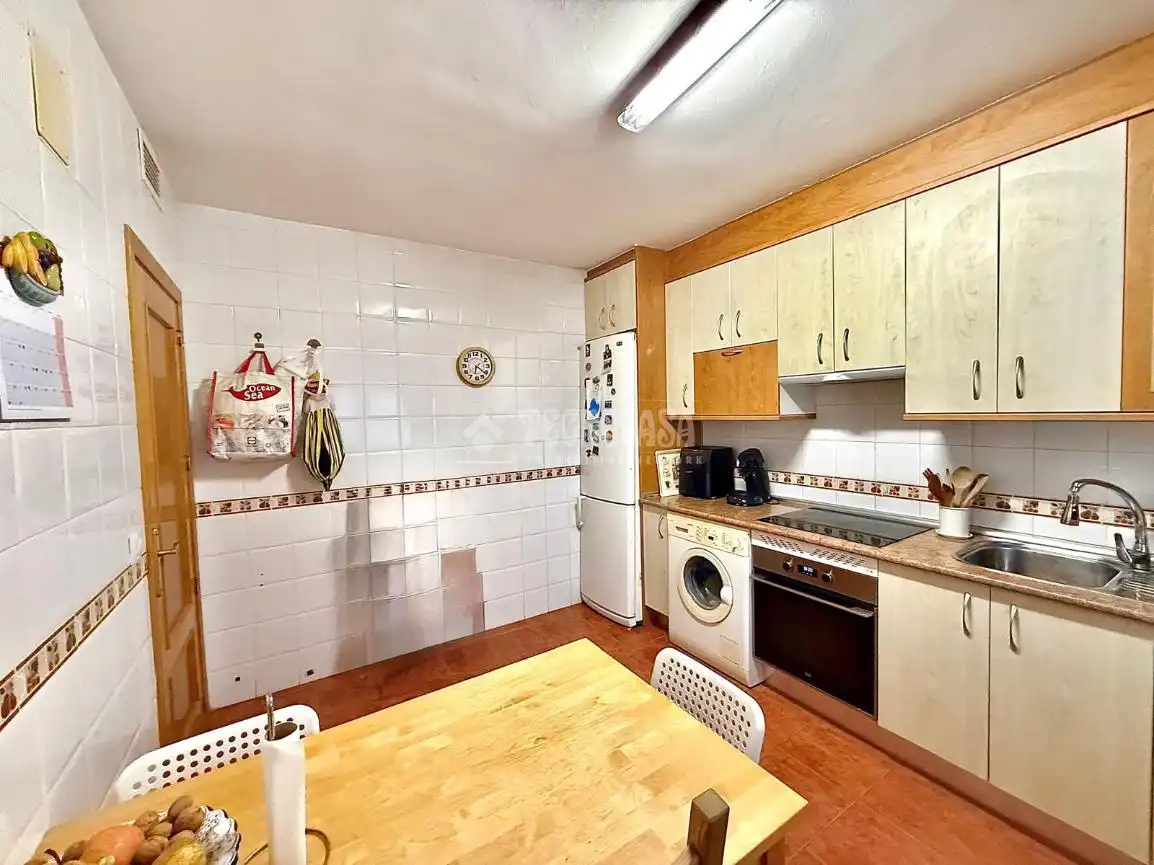 Cocina de Casa adosada en venta en Lominchar con Aire acondicionado, Calefacción y Jardín privado