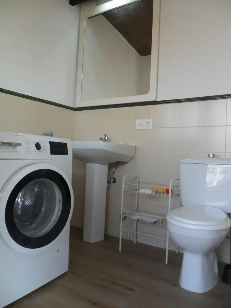 Badezimmer von Dachboden zur Miete in Maracena mit Terrasse, Abstellraum und Möbliert
