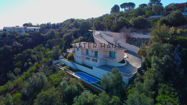 Casa-chalet en Venta en Carrer Roca del Sol en Urbanitzacions