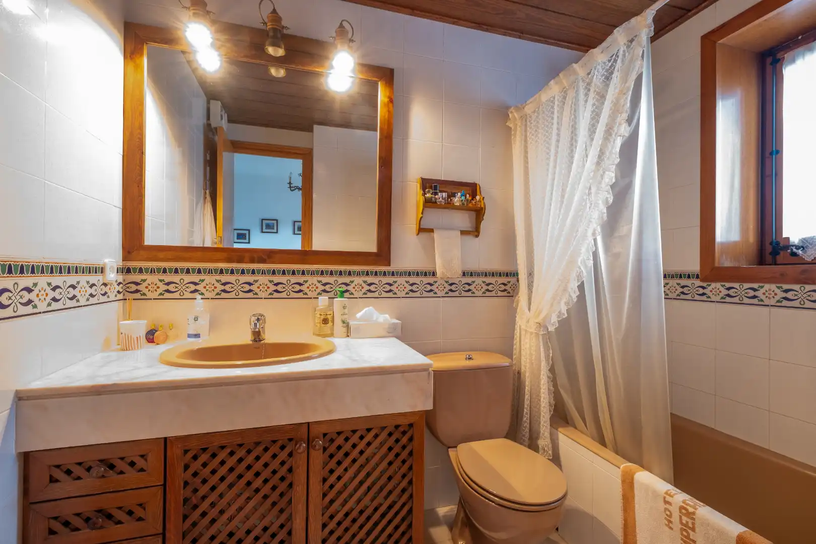 Adosado con terraza en venta en Plaça de l'Escola 22, imagen 11