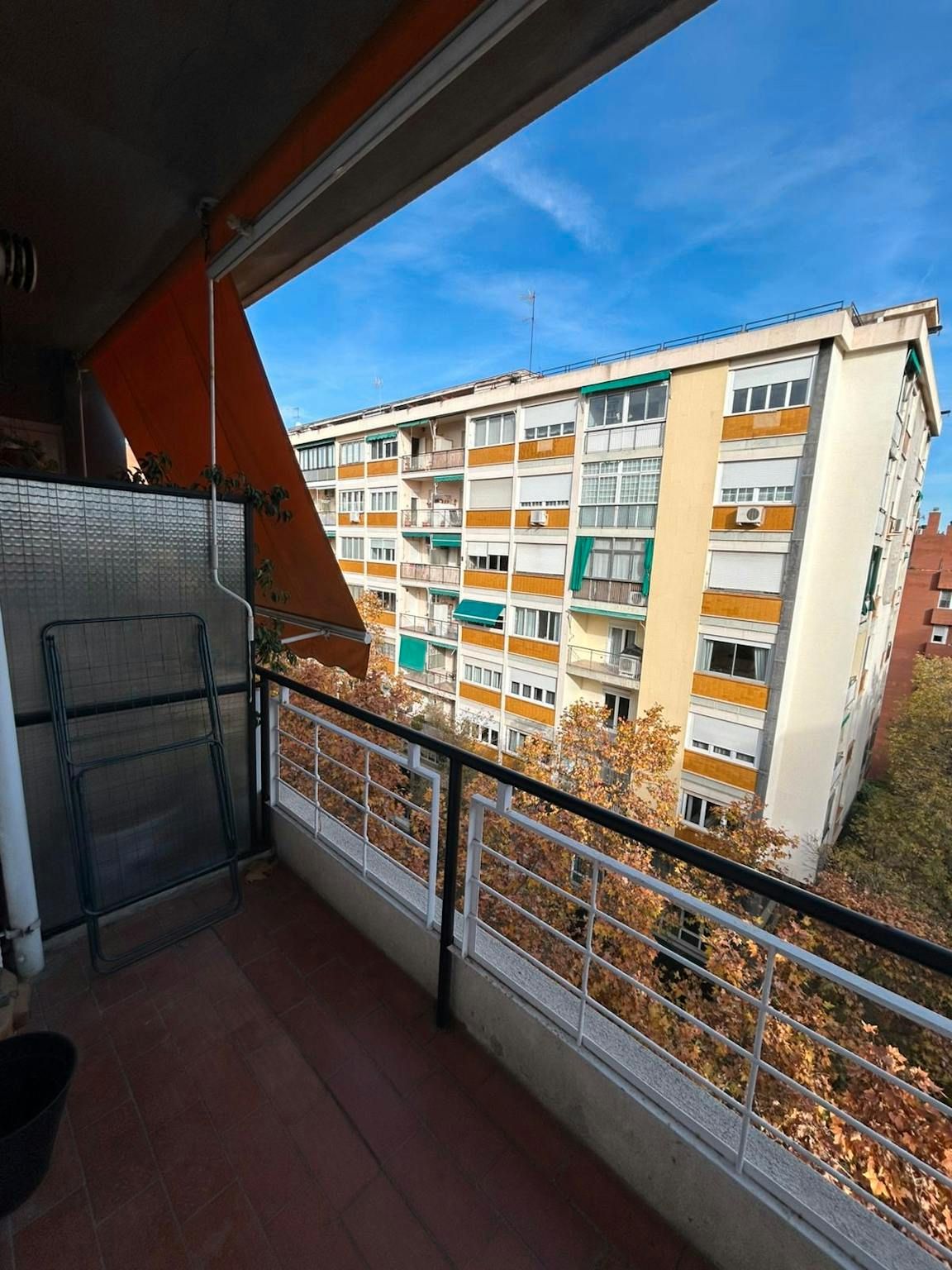 Vista exterior de Pis per a compartir en  Barcelona Capital amb Calefacció i Rentadora