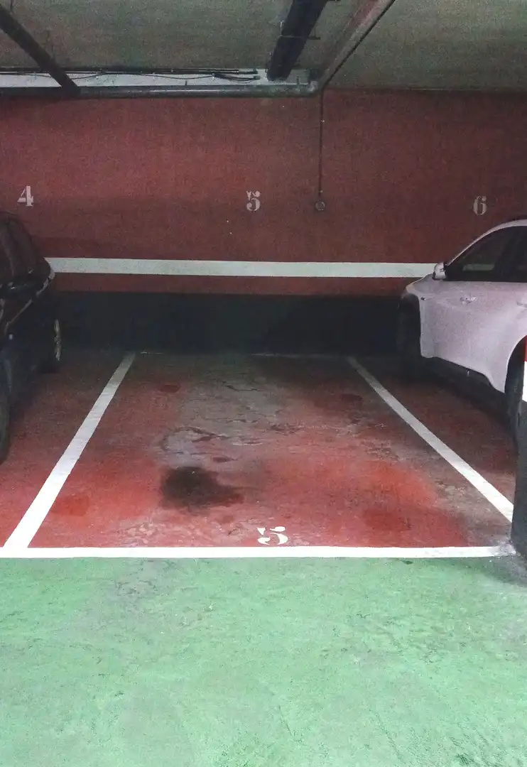 Parking de Piso en venta en Santurtzi  con Calefacción, Trastero y Amueblado