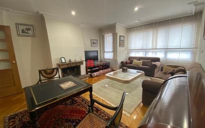 Living room of Flat for sale in Santiago de Compostela   with Heating and Storage room
