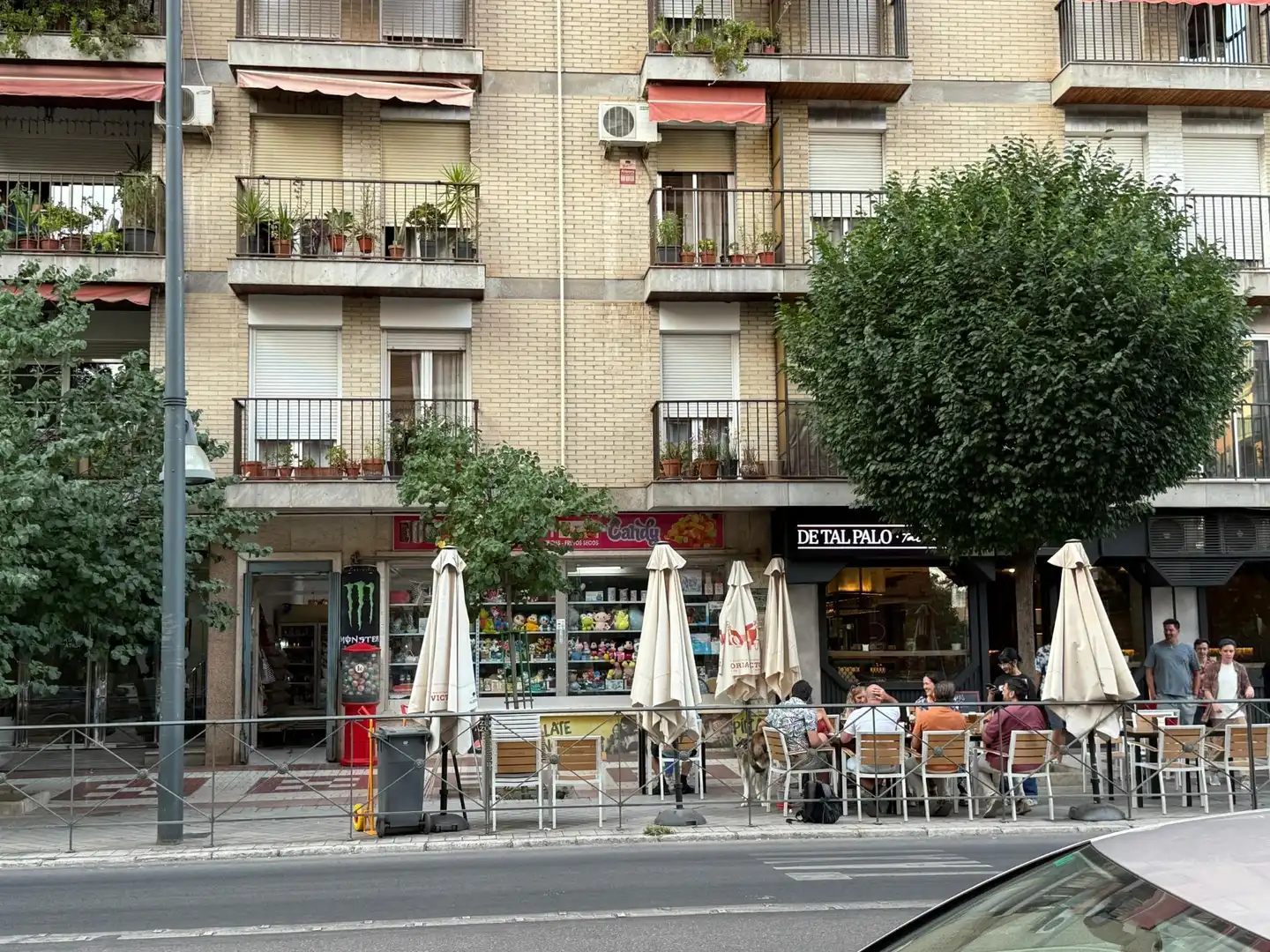 Exterior view of Flat for share in Granada  with Air Conditioner, Terrace and Furnished