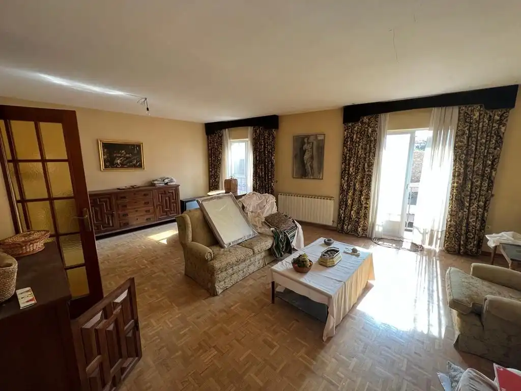 Sala de estar de Edificio en venta en El Barco de Ávila 