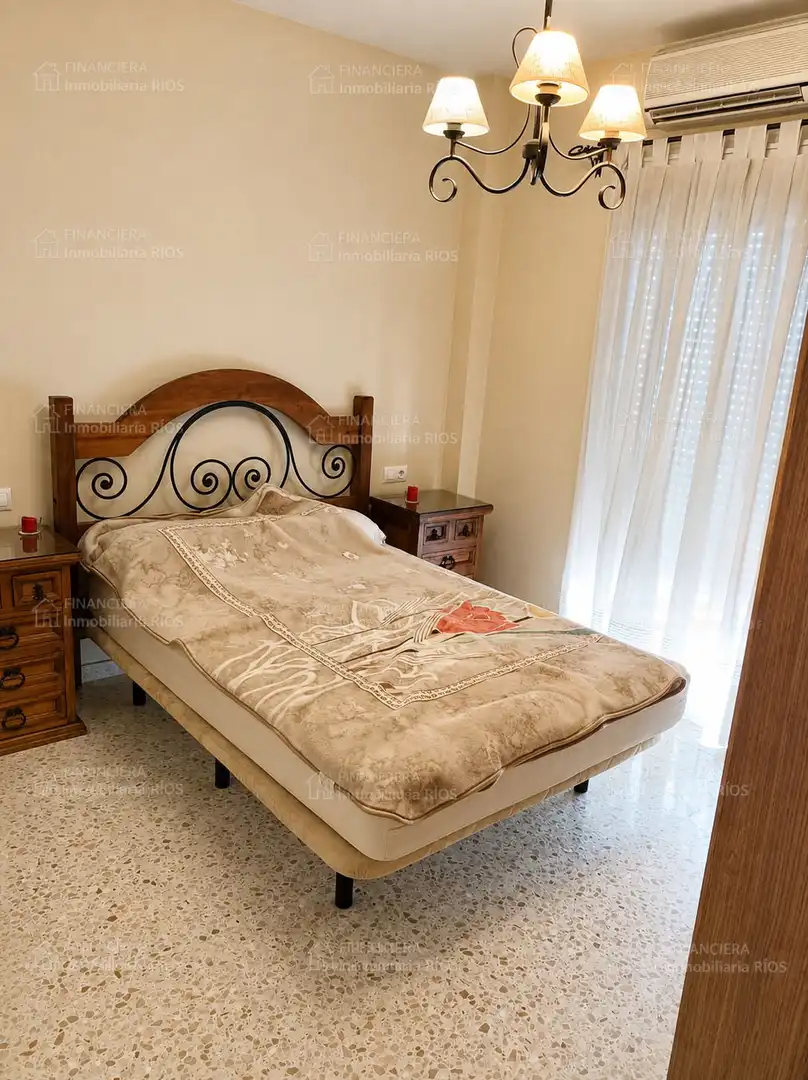 Bedroom of Houses for sale in Alcalá de Guadaira  with Air Conditioner, Terrace and Storage room