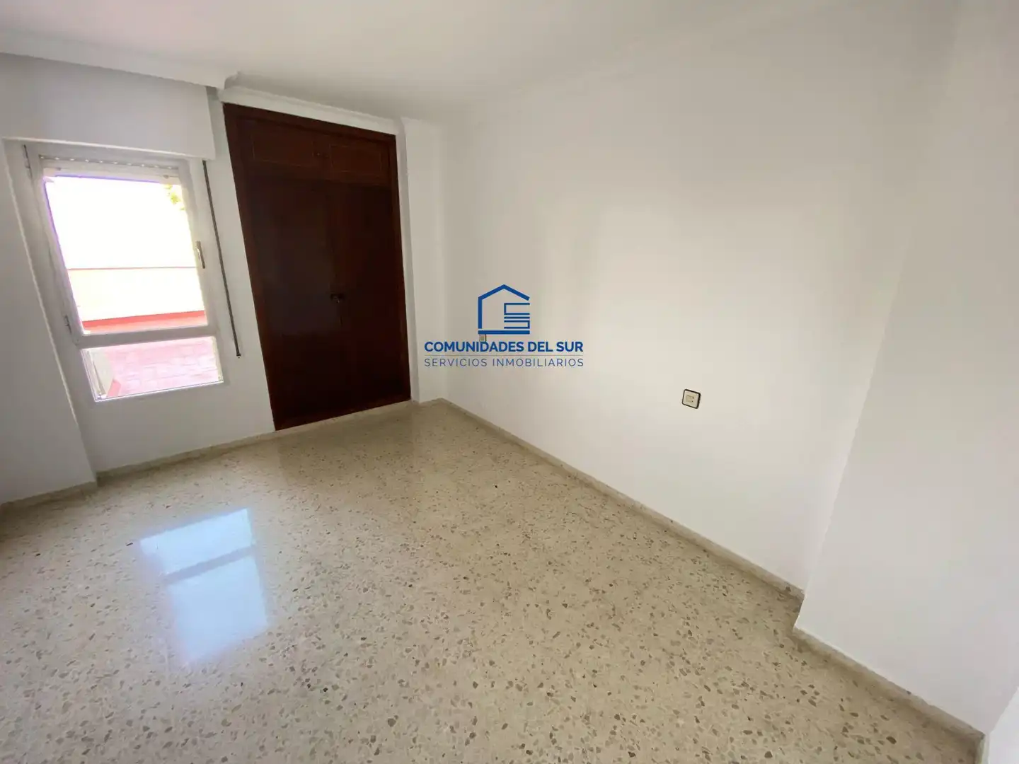 Vista exterior de Piso de alquiler en Cádiz con Terraza