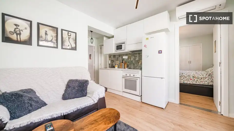 Cocina de Piso de alquiler en Madrid con Aire acondicionado, Calefacción y Amueblado