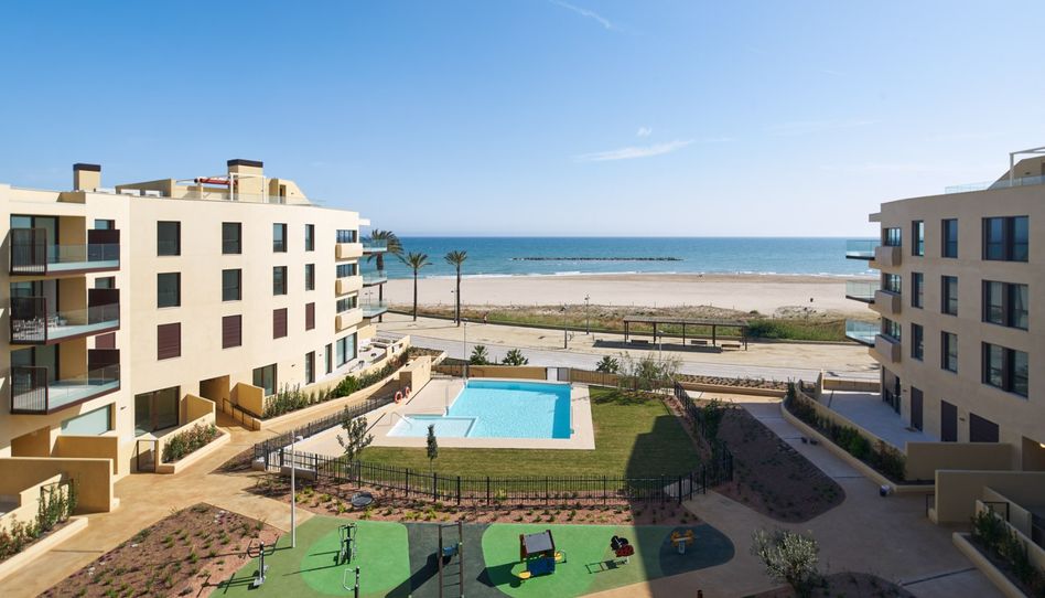 Foto 1 de Piso en venta en Avinguda Jaume I, 139, Les Salines - Pla de Sant Pere, Barcelona