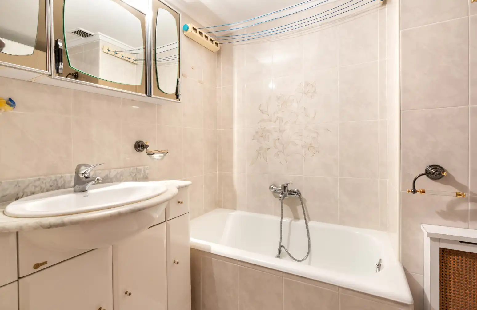 Flat for rent in Oviedo - CL SAN PEDRO MESTALLON, 8, Santo Domingo - El Campillín