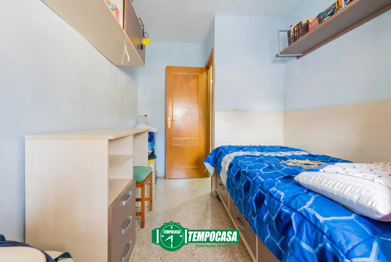 Schlafzimmer von Wohnung zum Verkauf in Valencia mit Klimaanlage und Balkon