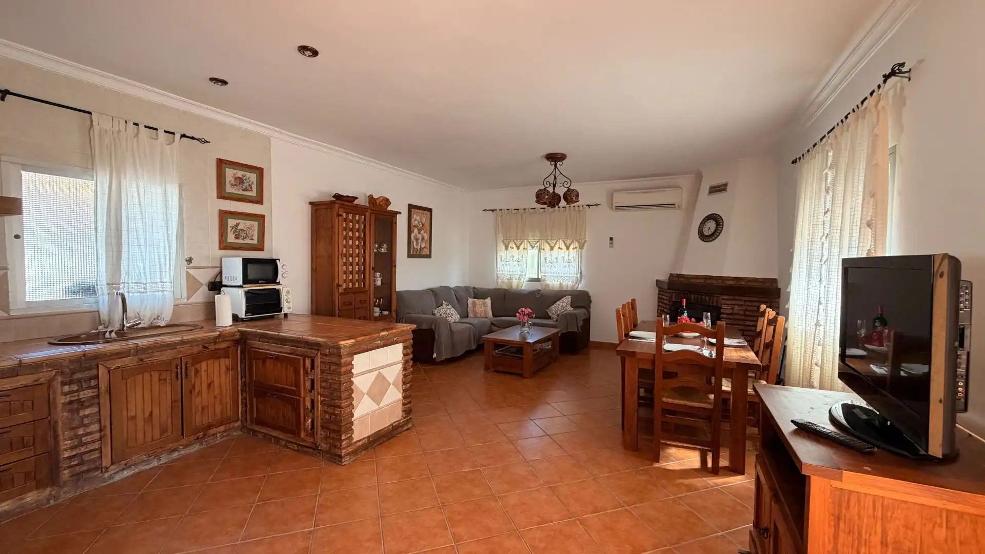 Sala d'estar de Finca rústica en venda en Almogía amb Aire condicionat i Piscina