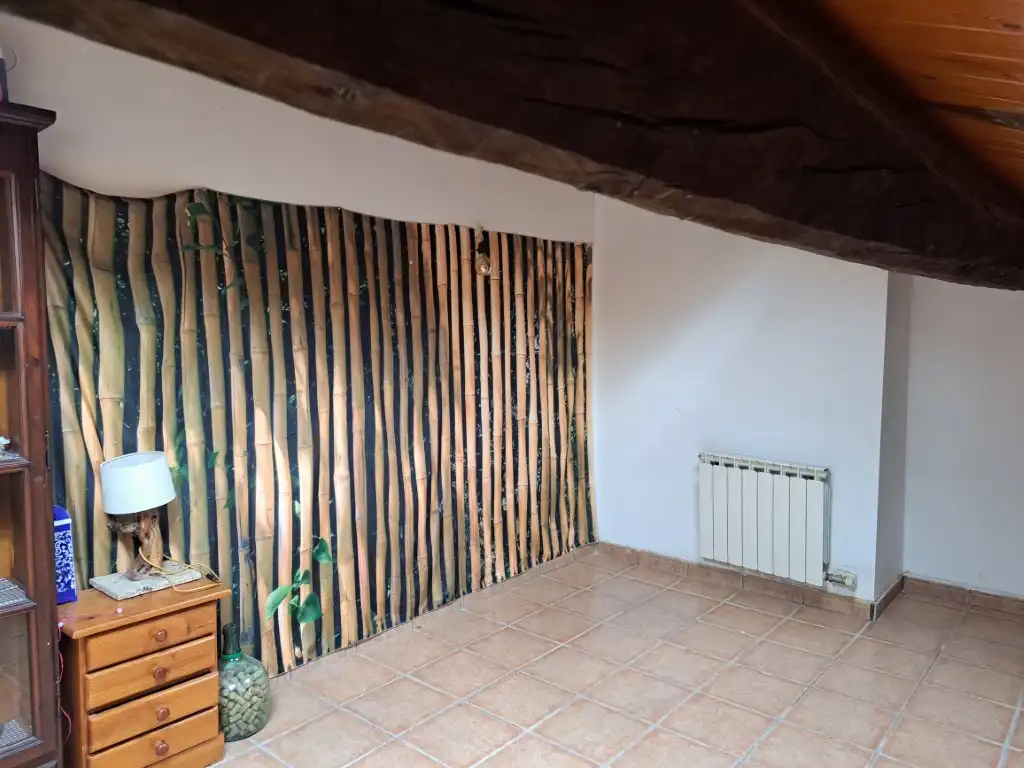 Maisonette zum Verkauf in Berga mit Heizung, Parkett und Abstellraum