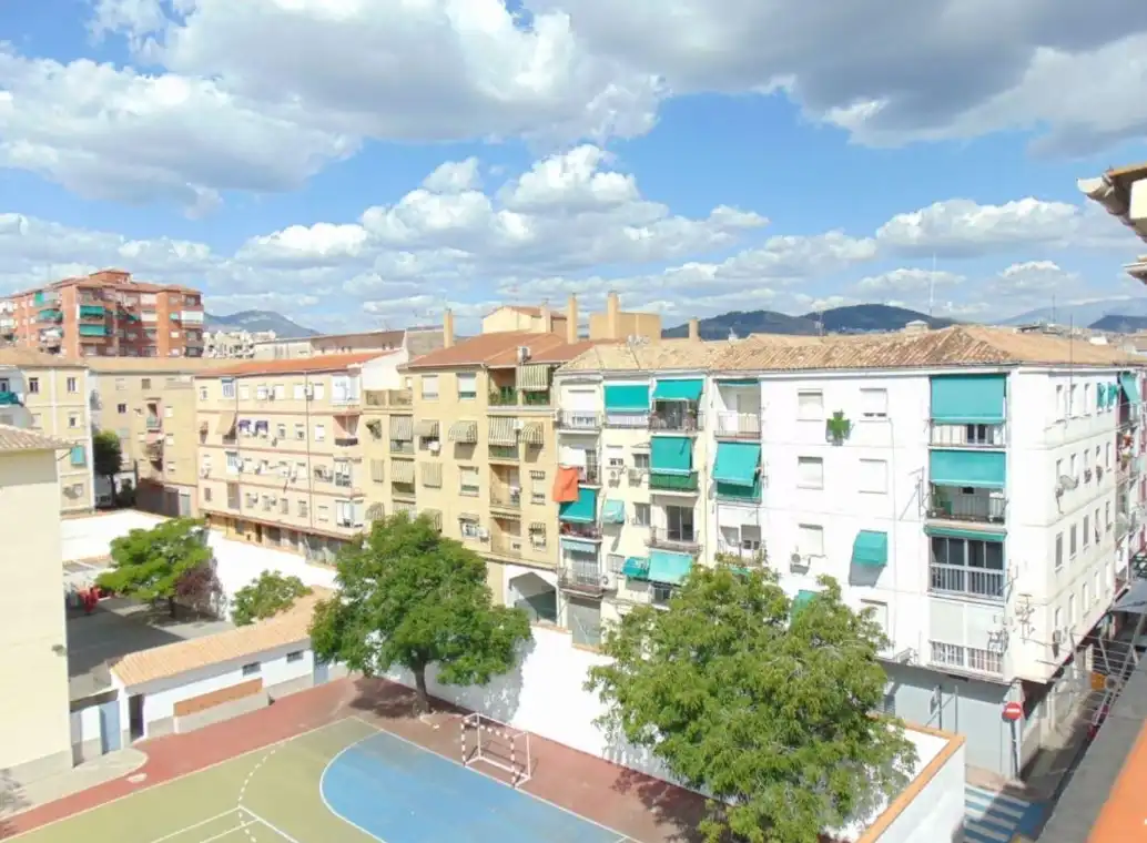 Exterior view of Flat for rent in Granada  with Air Conditioner, Terrace and Microwave