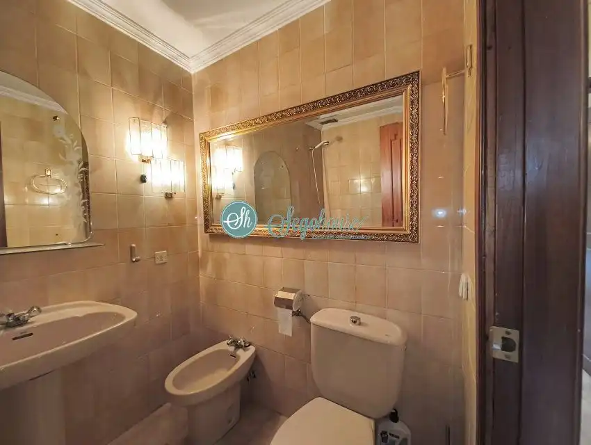 Badezimmer von Wohnung zum Verkauf in Segovia mit Heizung, Parkett und Terrasse