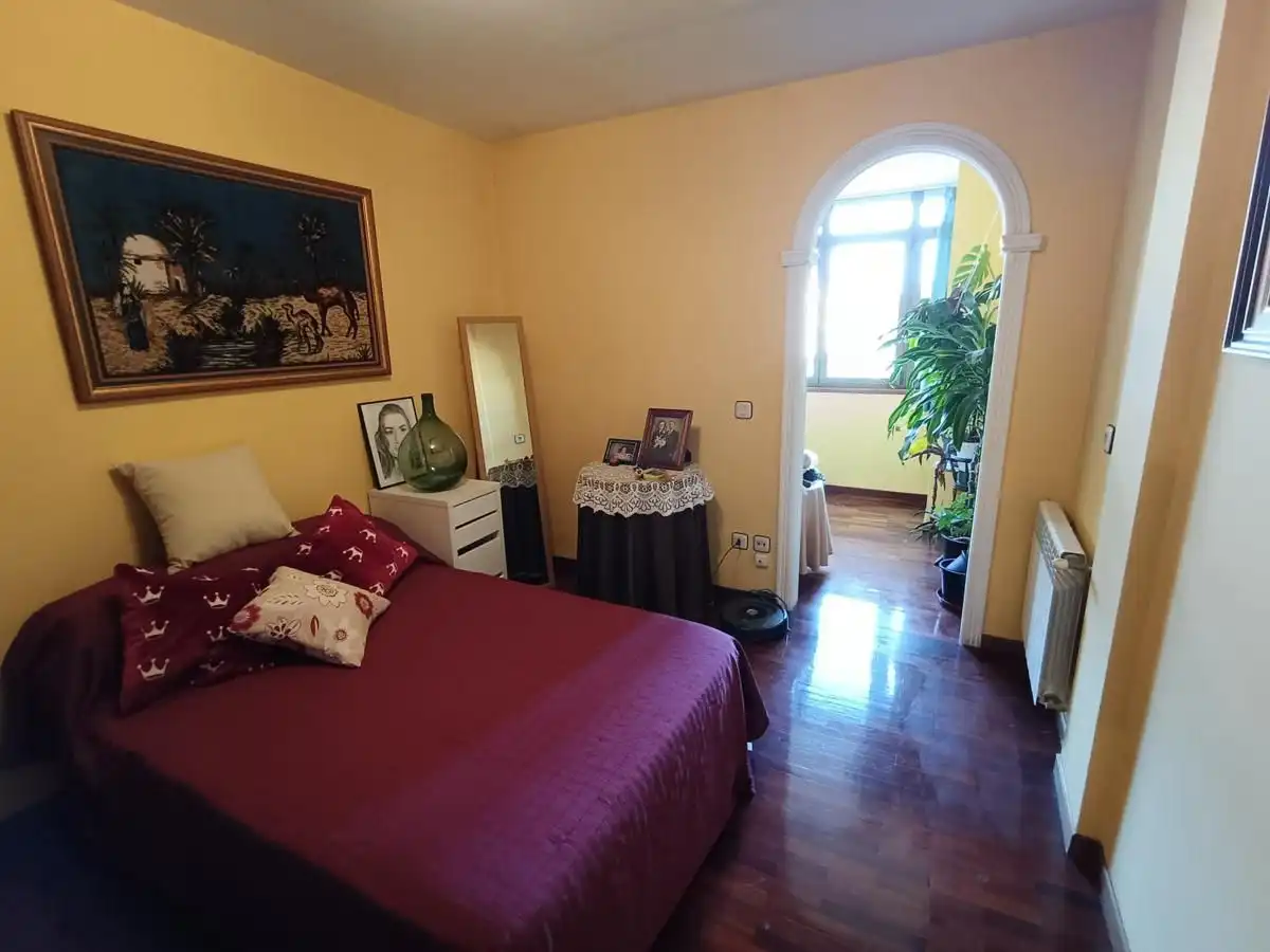 Schlafzimmer von Wohnung zum Verkauf in Llanes mit Heizung, Terrasse und Abstellraum
