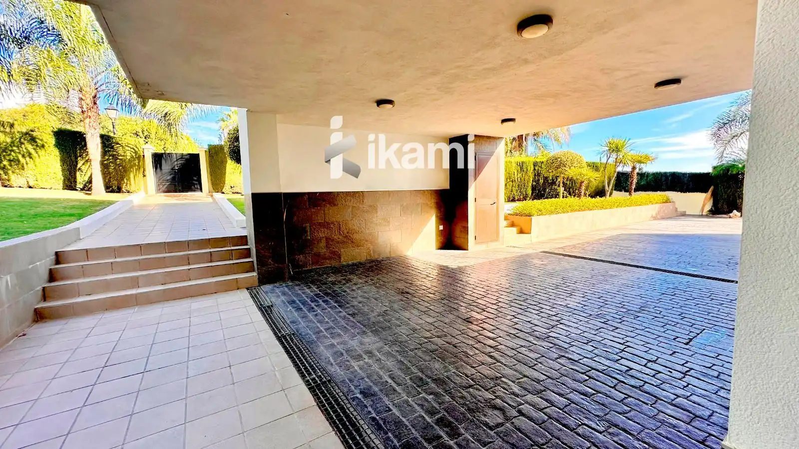Vista exterior de Casa o chalet en venta en La Alcaidesa con Aire acondicionado, Calefacción y Terraza