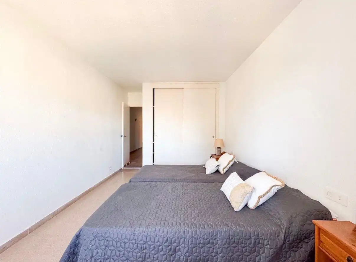 Schlafzimmer von Dachboden zum Verkauf in La Manga del Mar Menor mit Privatgarten, Terrasse und Abstellraum