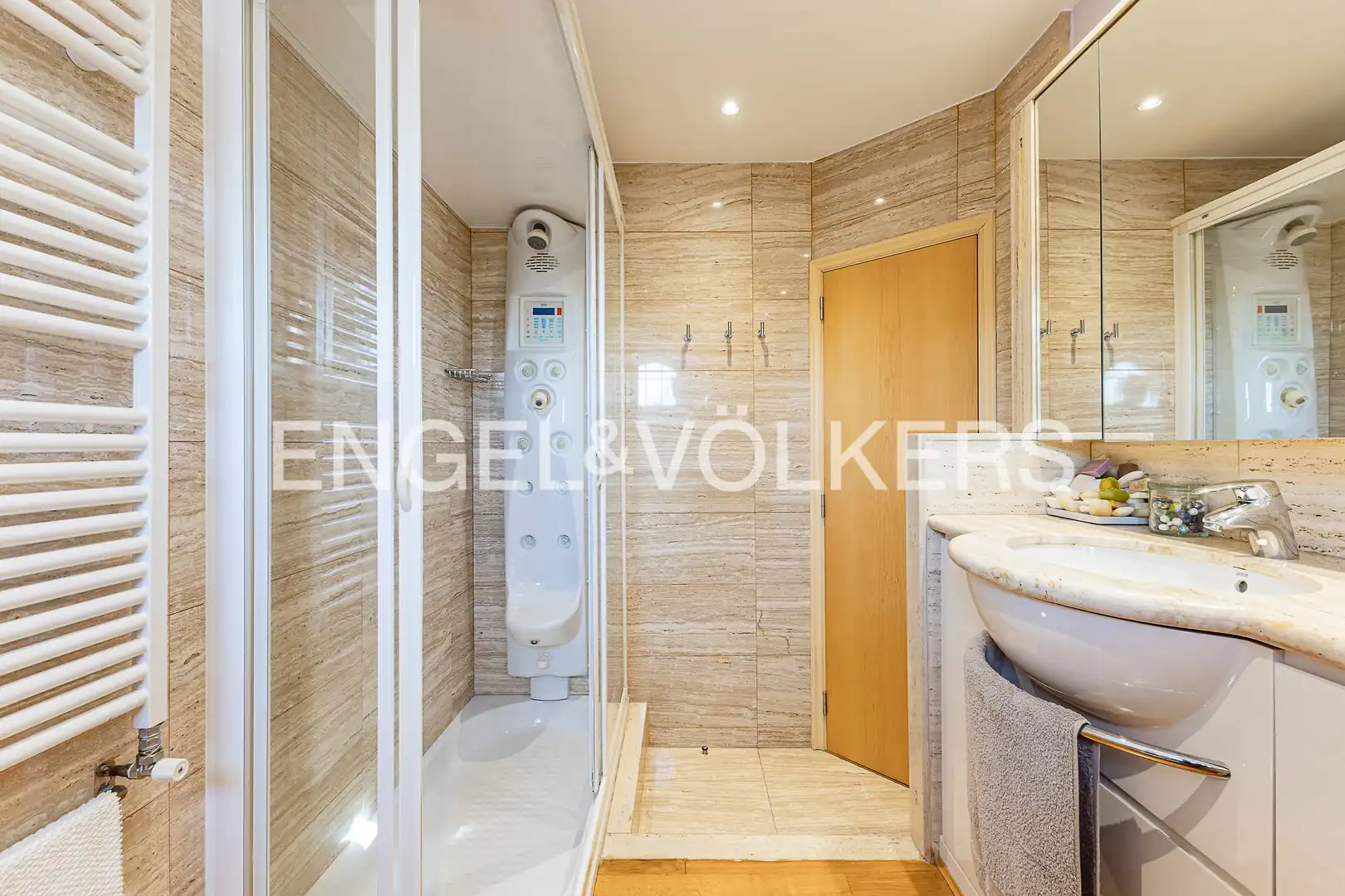 Bathroom of Houses for sale in Cerdanyola del Vallès  with Air Conditioner, Heating and Private garden