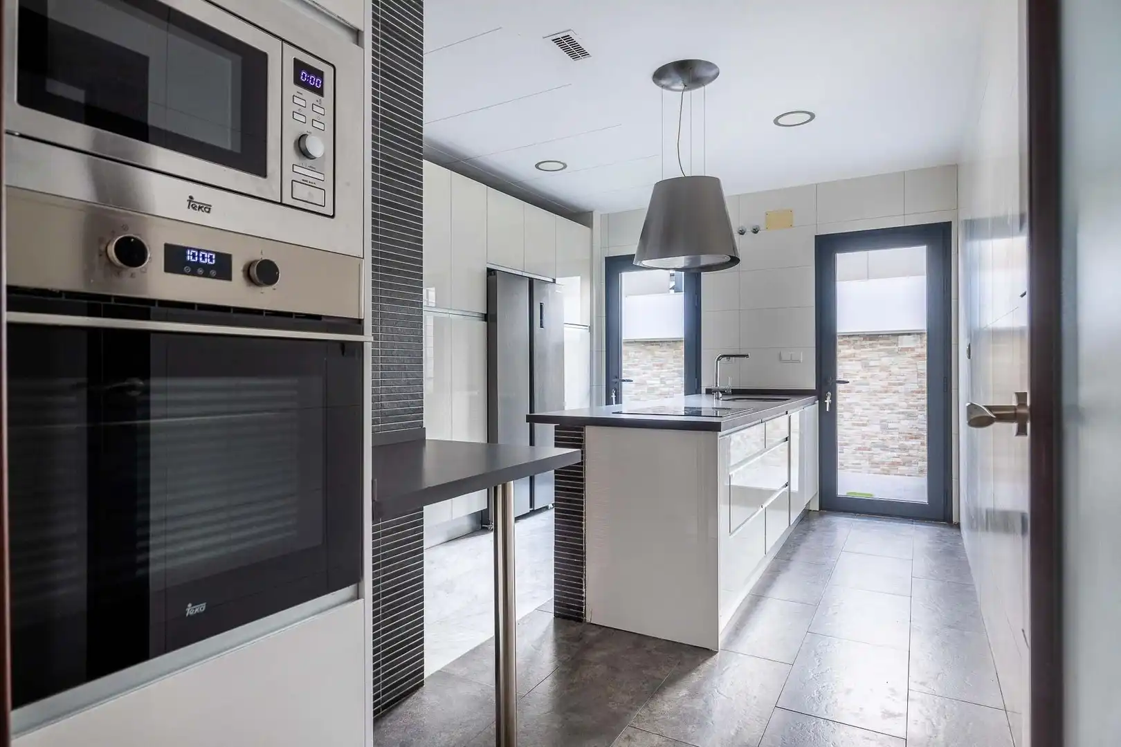 Kitchen of Detached homes for sale in Dos Hermanas  with Air Conditioner, Heating and Private garden