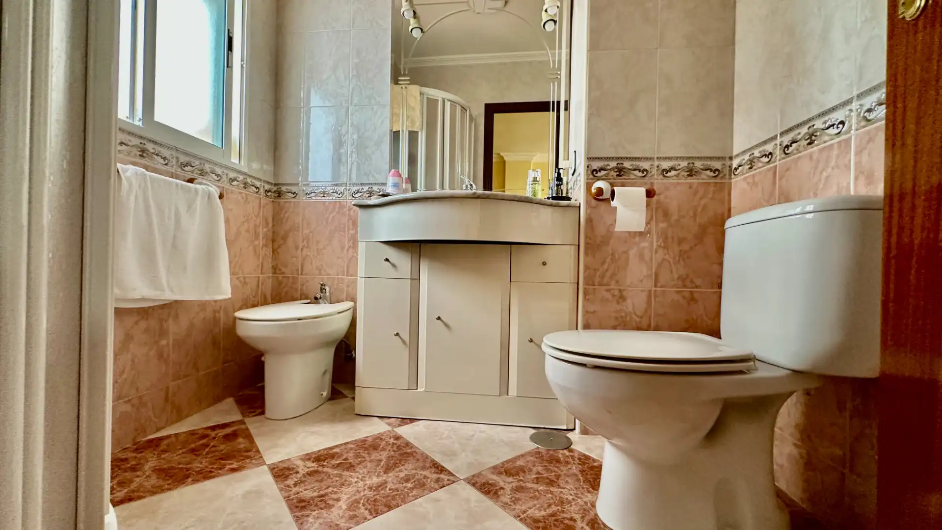 Baño de Piso en venta en Castilleja de la Cuesta con Aire acondicionado y Terraza